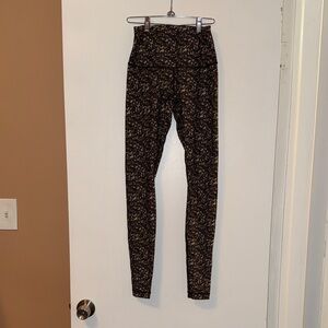 Rare Lululemon Black and Tan Patterned Leggings